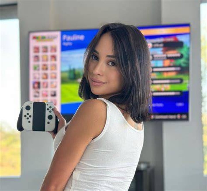 Veronica Perasso 👑&rsquo;s Instagram profile post &ldquo;I have never dressed up