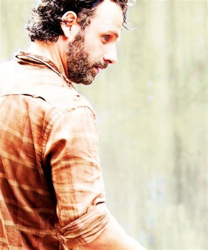Viggo Mortensen as Rick Grimes in The Walking Dead 1990's 