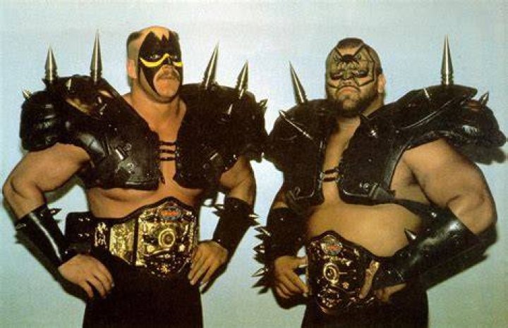 Was WWE's Road Warriors Ripoff Tag Team Demolition Better Than The Original?