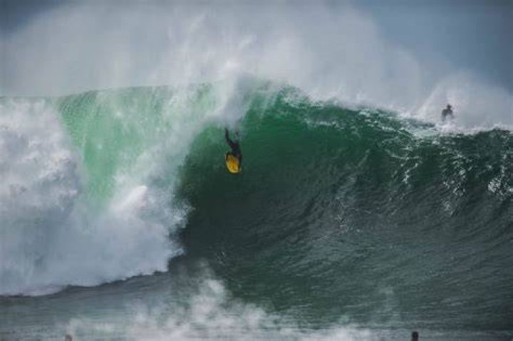 Watch: Heavyweight Surfer Displaying Never-Seen-Before Skills Will Leave You
Stunned