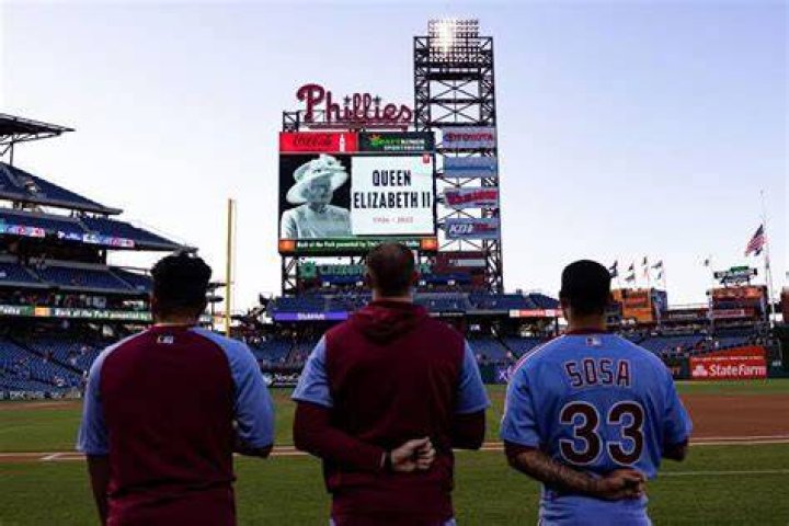 WATCH: Phillies Players Pay Tribute to Late Queen Elizabeth II Upon Death, Fan
Commemorates the Majesty With Nick Castellanos Home Run