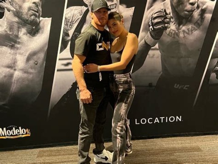 WATCH: “She’s on Dustin’s Dms” – Justin Gaethje’s Girlfriend Gets Carried Away
Over Rival Dustin Poirier Viral Moment One Year Before the Two Clash at UFC 291