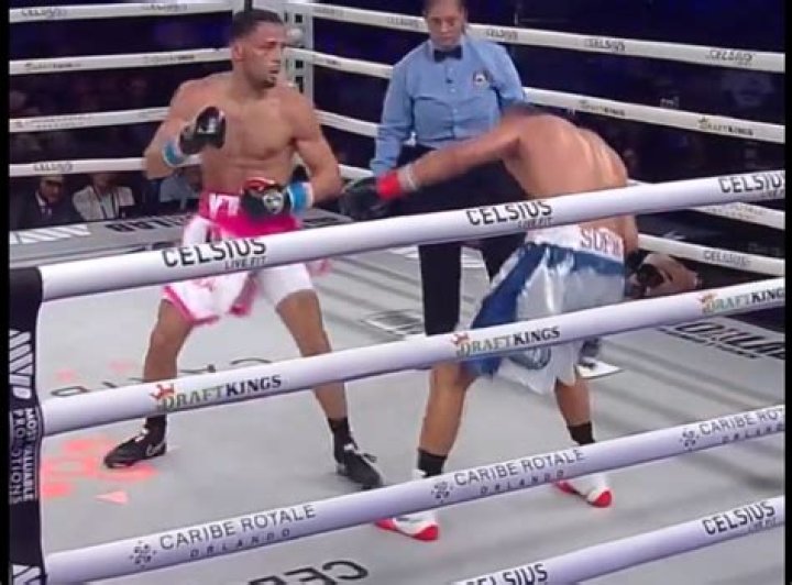 “What a knockout”: Fans left amazed as Yoenis Tellez sends Livan Navarro
unconscious with a lethal left hook