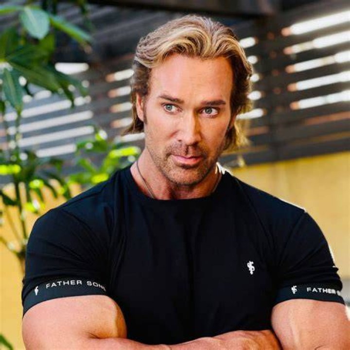 “When the Blood Work Says”: 54-Year-Old Mike O’Hearn Gives a Stern Advice on
Steroid Consumption for Bodybuilders