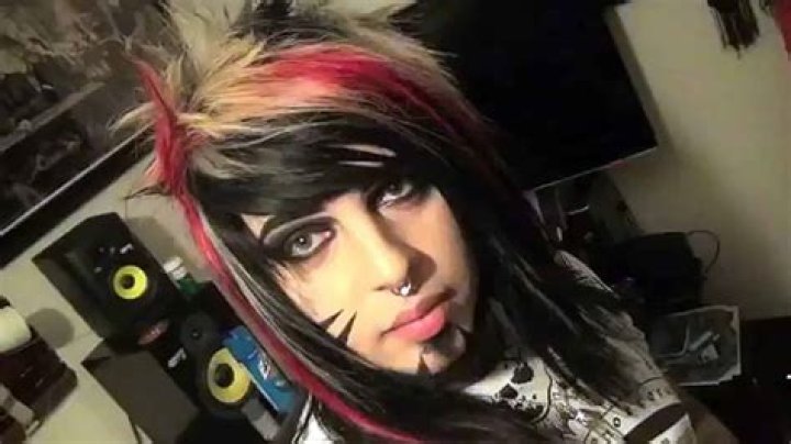 Who Is Dahvie Vanity? Age, Height, Net Worth, Girlfriend, Wiki