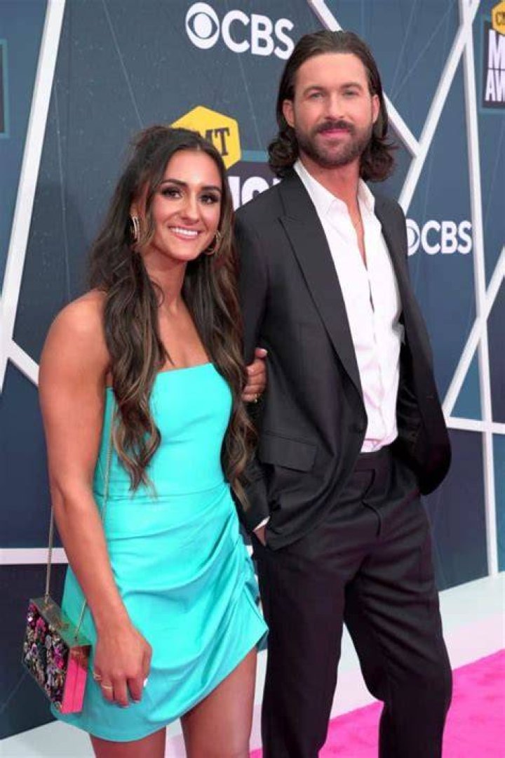 Who is Riley Green Wife? Is Riley Married? Texas Breaking News