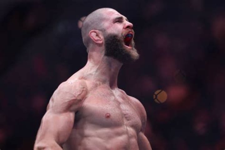 Will Jiri Prochazka Give Jamahal Hill a Chance at His Old 205 Lbs Throne After
the Alex Pereira Fight at UFC 295?