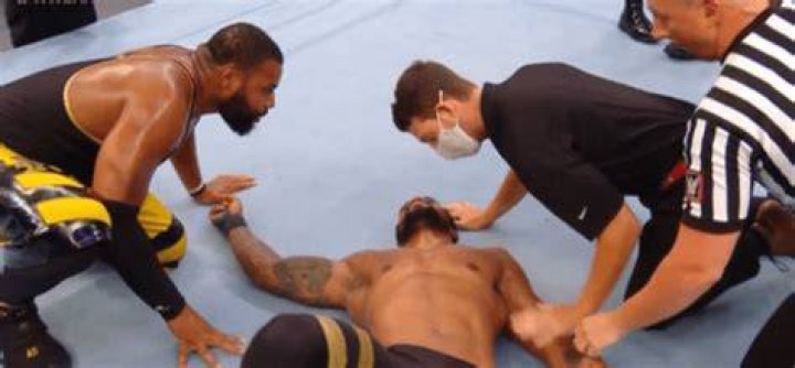 WWE Superstar Faints During a Match on RAW