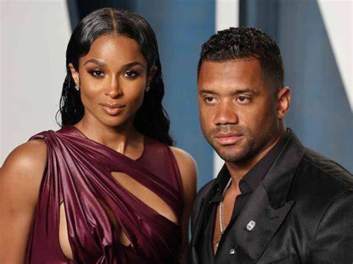 “You Don’t Control Anyone”: Russell Wilson and Ciara Finally Get Backup on Oscar
Dress Fiasco, but From Man Who Blames Russ for Seattle